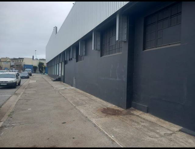 INDUSTRIAL PROPERTY TO RENT IN NORTH END